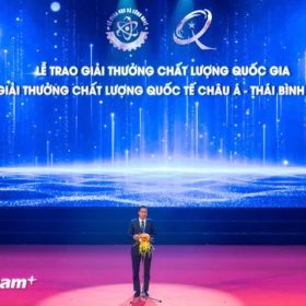 Vinh danh Cong ty TNHH Tap doan Phu Bao tai Giai thuong Chat luong Quoc gia 2021 2023 2